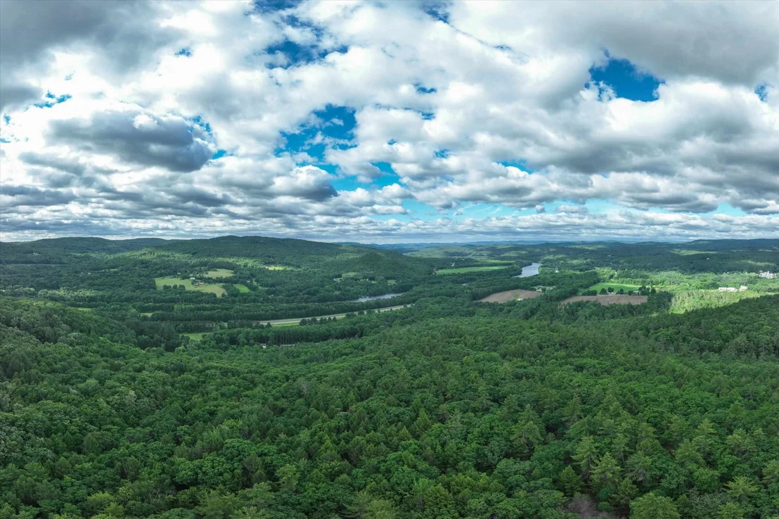 Photo of 225 River Road South