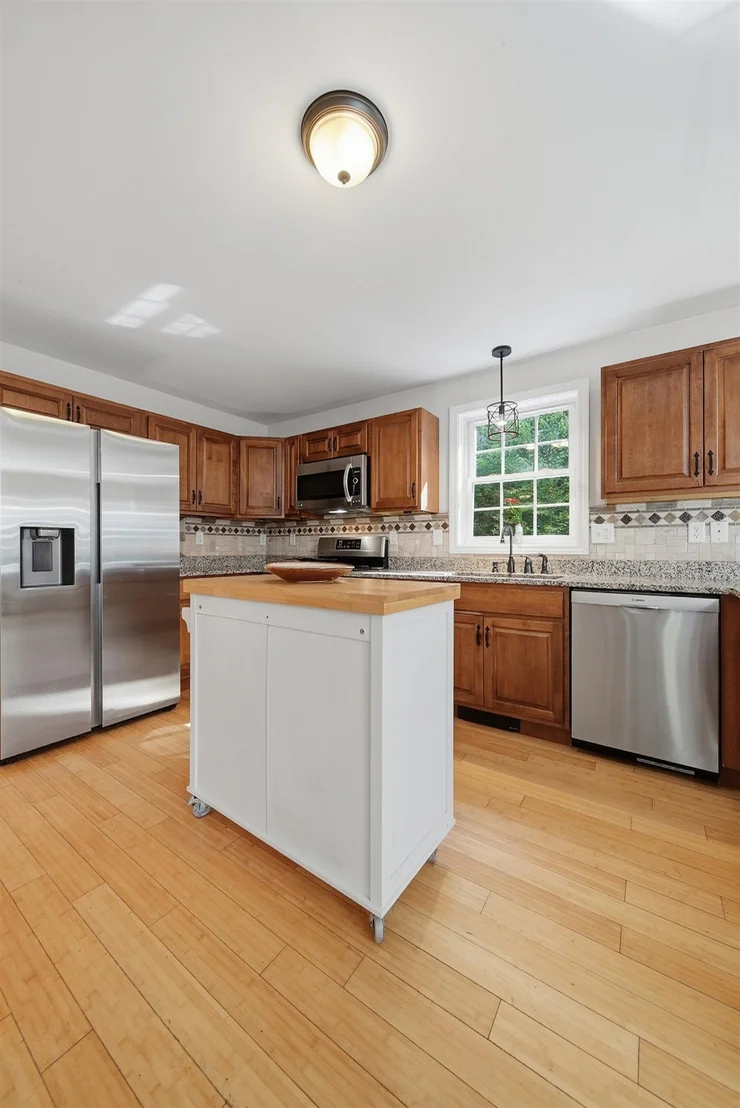 Photo of 298 Stocker Pond