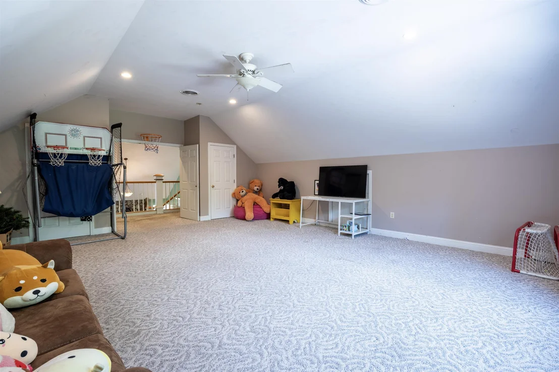 Photo of 633 1st Crown Point