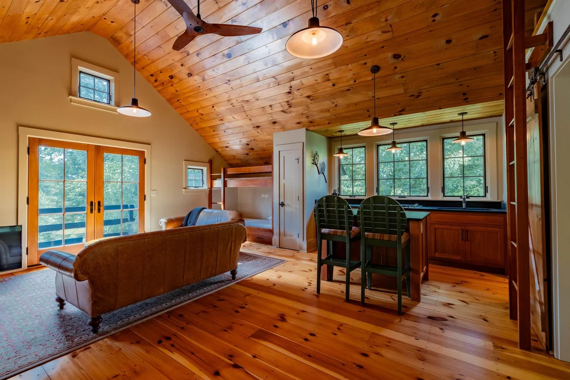 Photo of 422 Shagbark