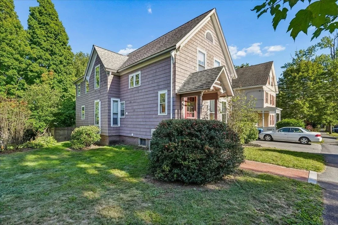 Photo of 12 Holt