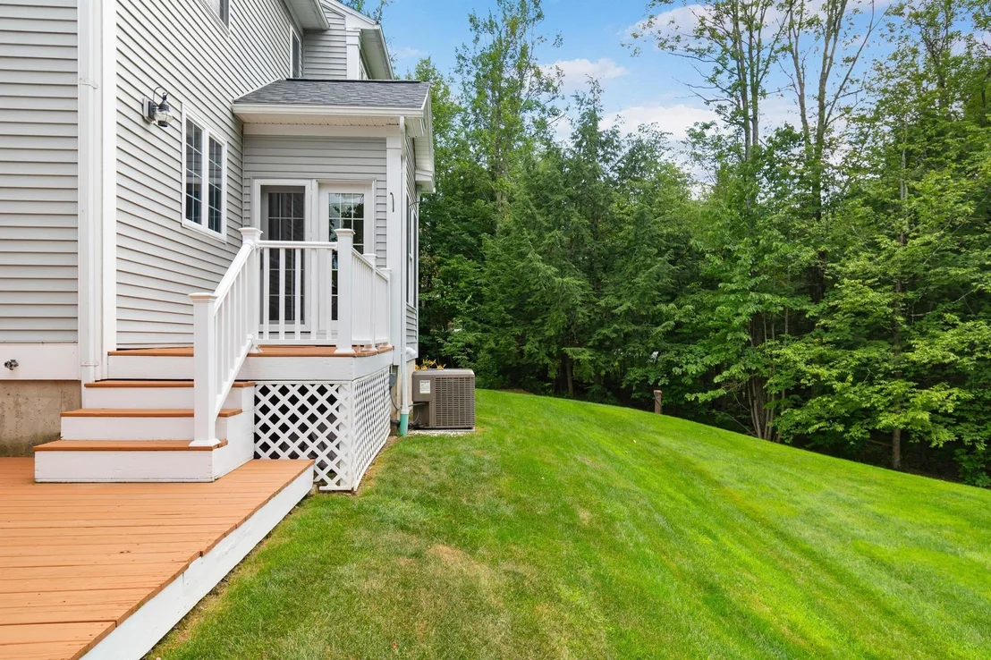 Photo of 900 Ledgewood