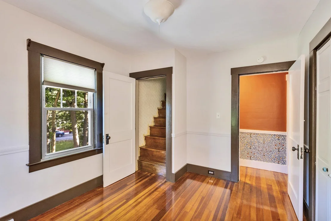 Photo of 370 Main