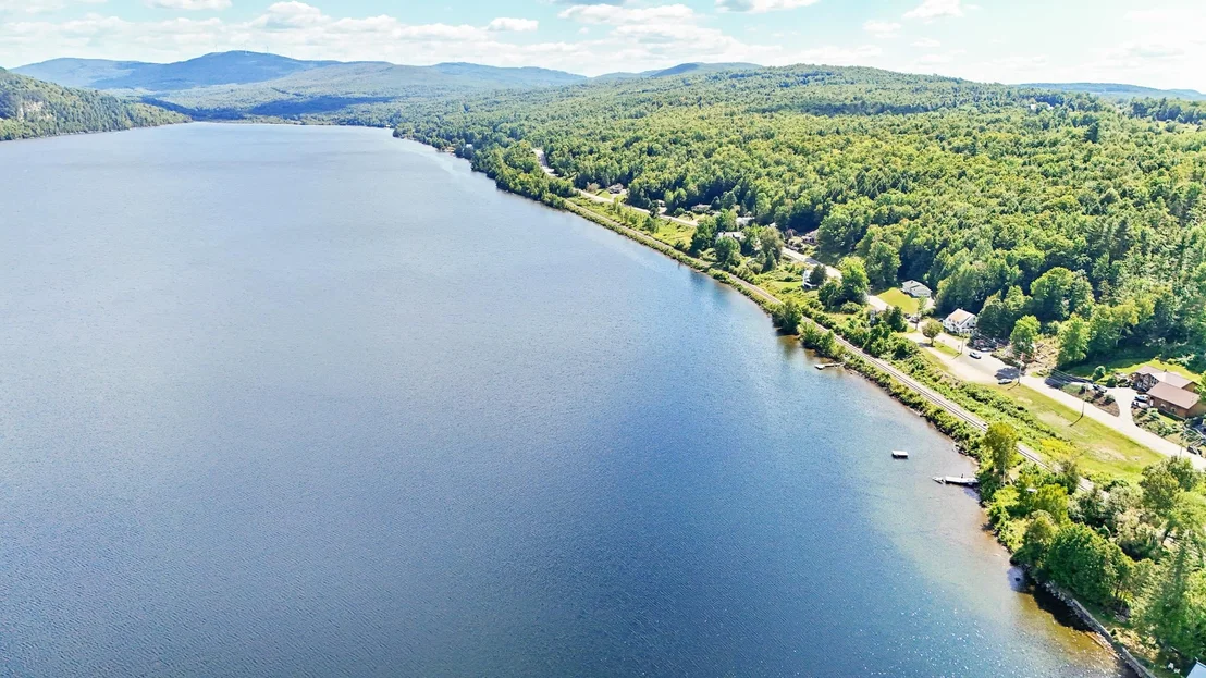 Photo of 370 Lake