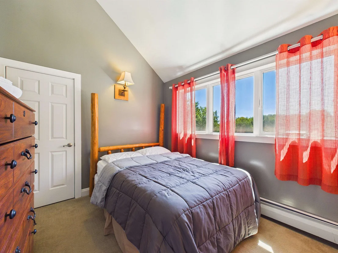Photo of Unit UNITD at 300 Trailside