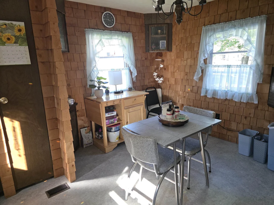 Photo of 672 Giddings