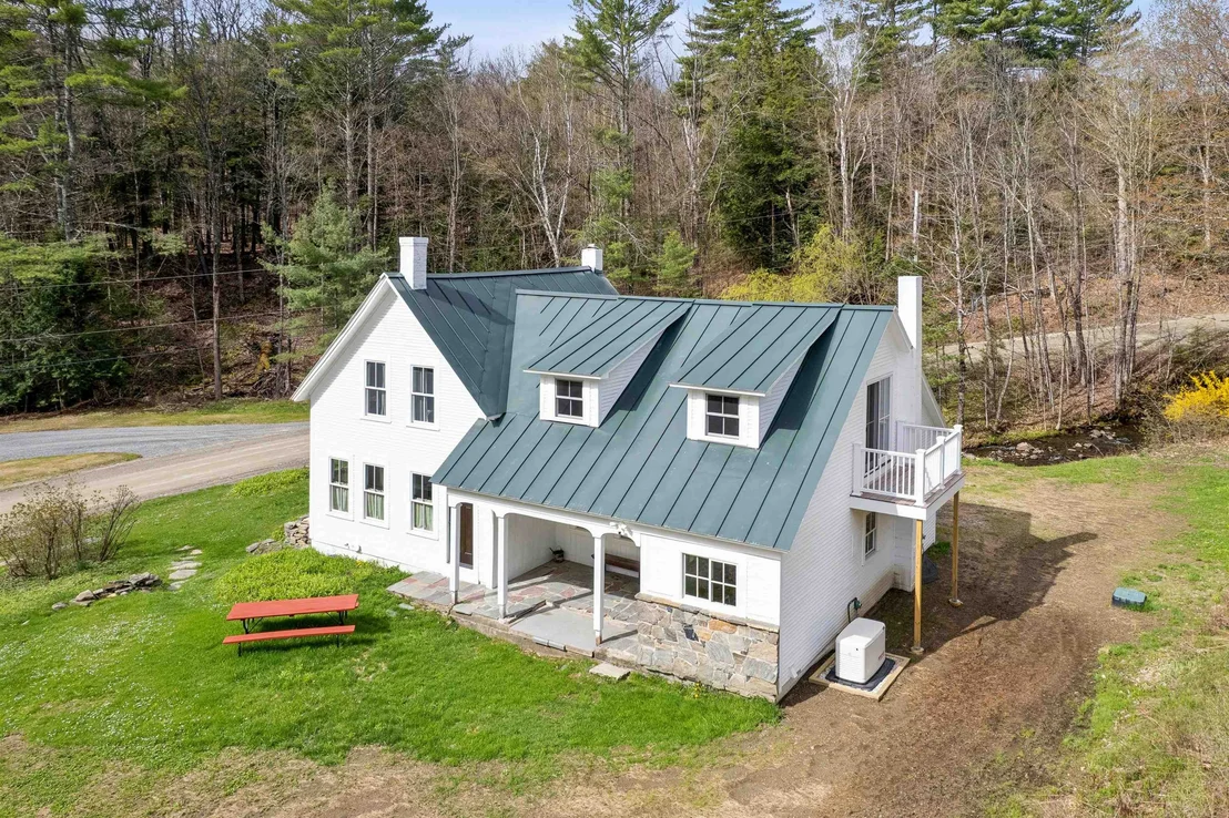 Photo of 366 Knapp Pond