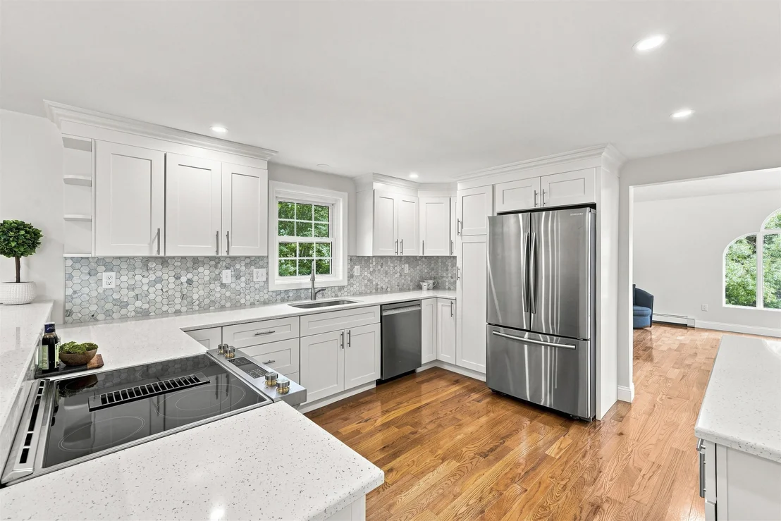 Photo of 9 Alexandra