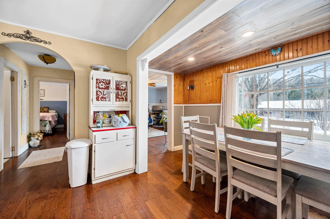 Photo of 684 Union Brook