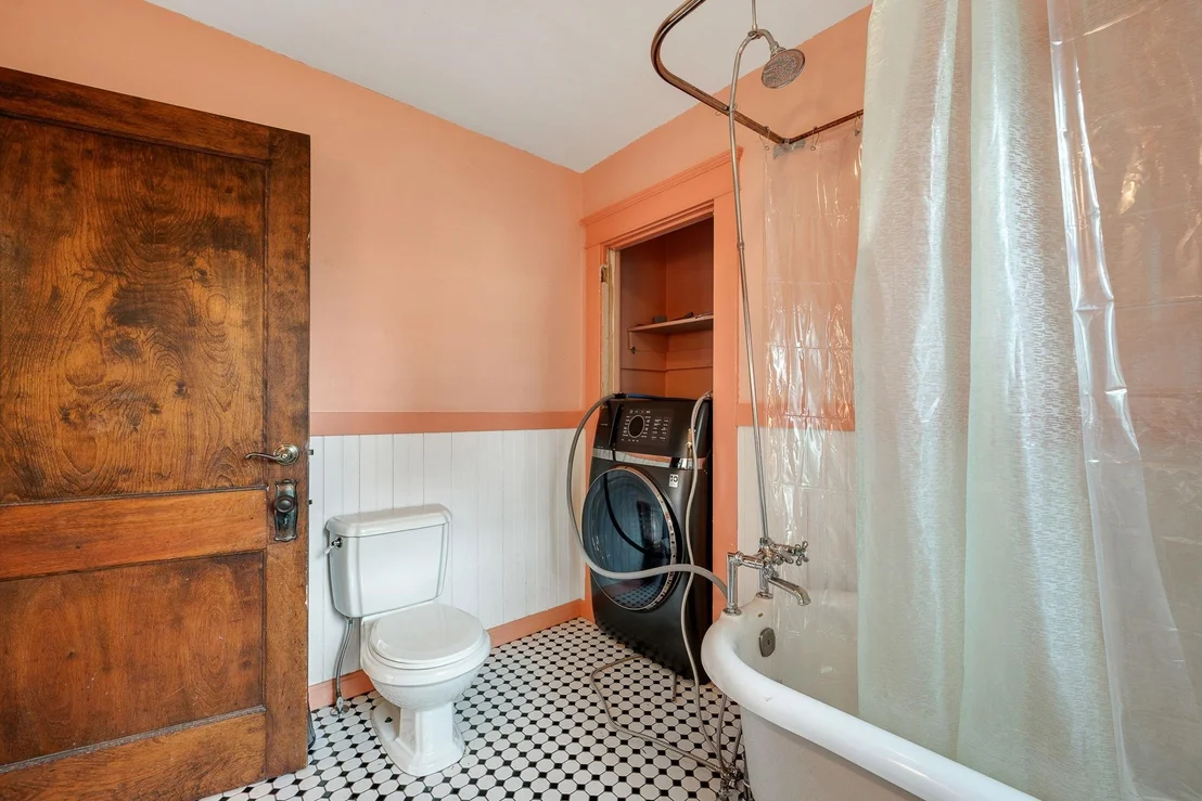 Photo of 173 Central