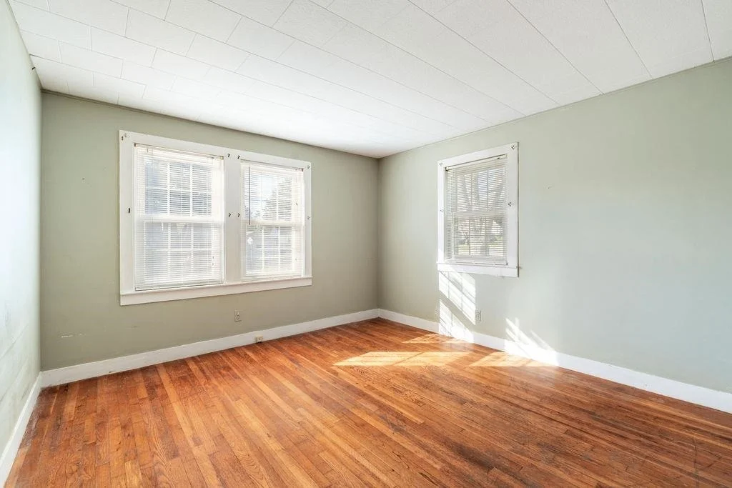 Photo of 16 Douglass