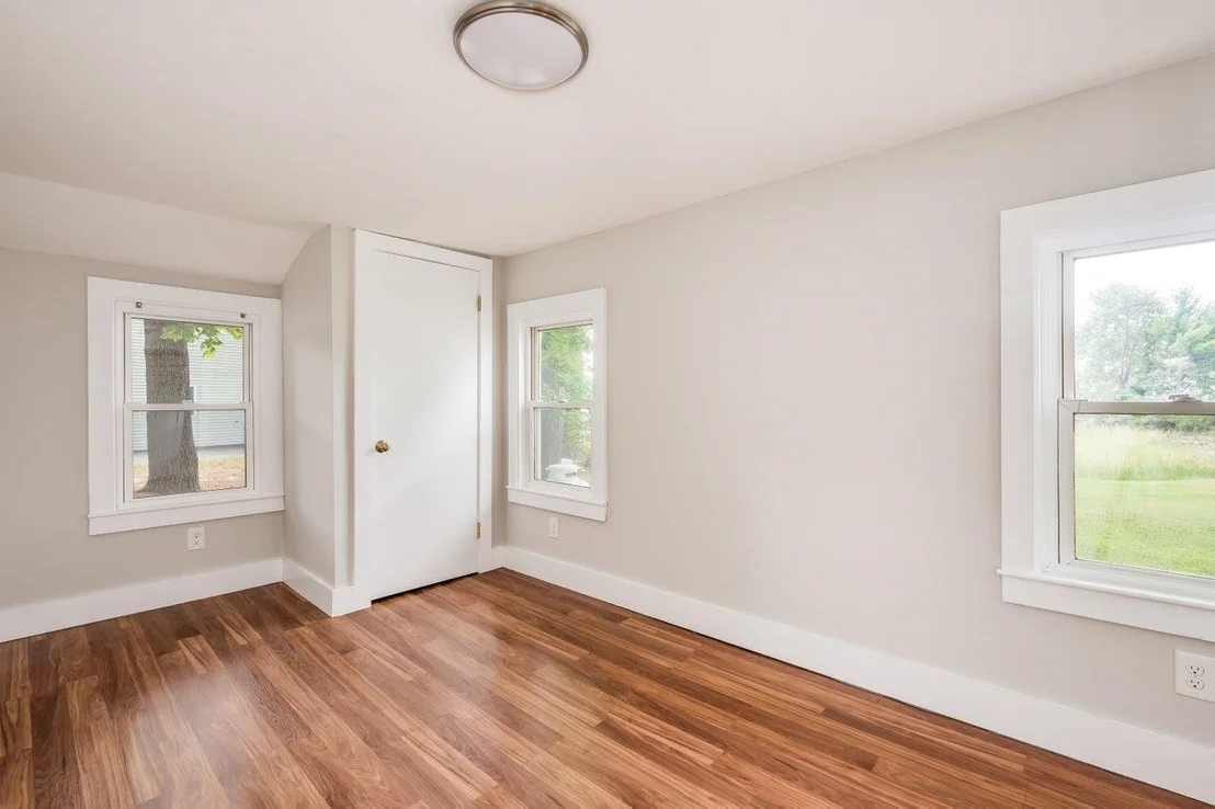 Photo of 348 Dover Point