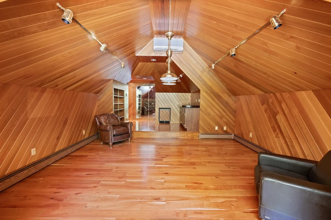 Photo of 932 McNamara
