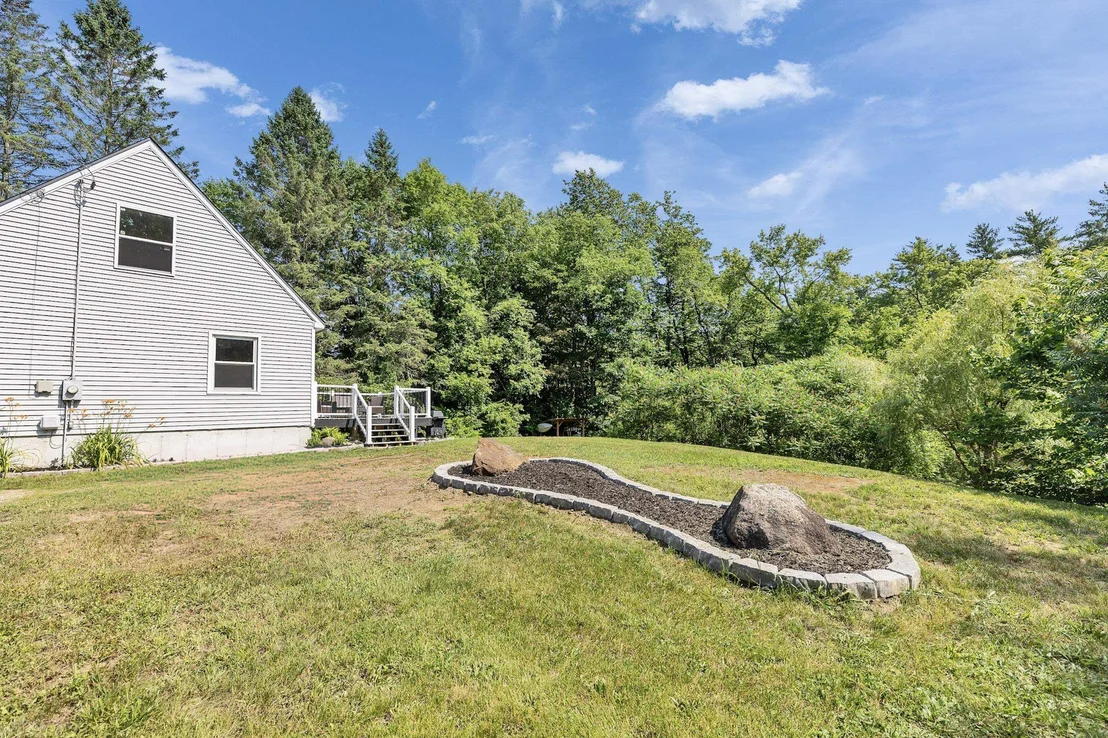Photo of 229 Back Ashuelot