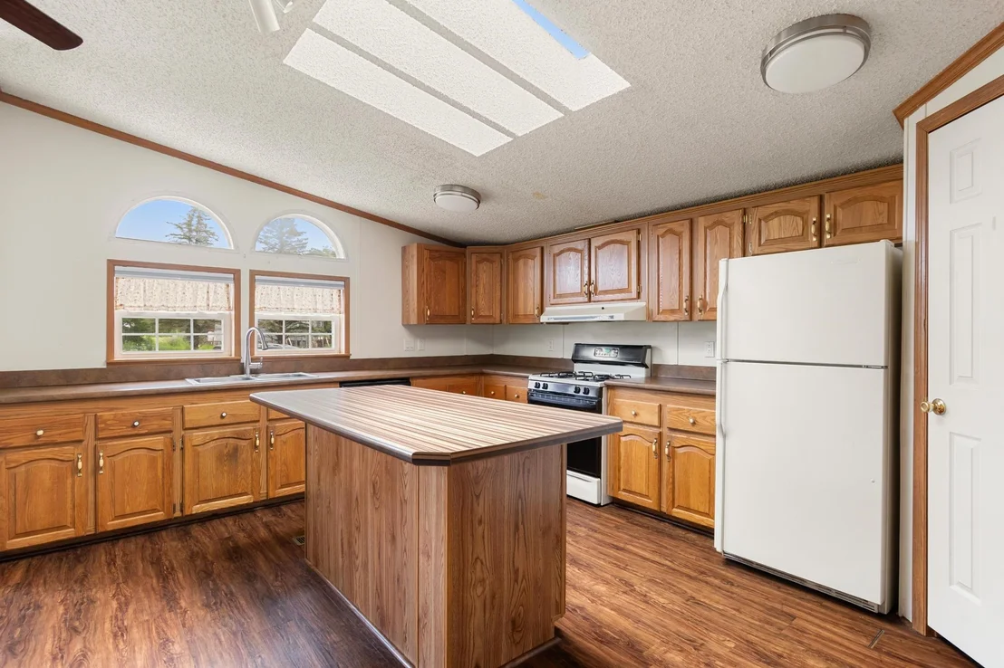 Photo of 425 Mountain View