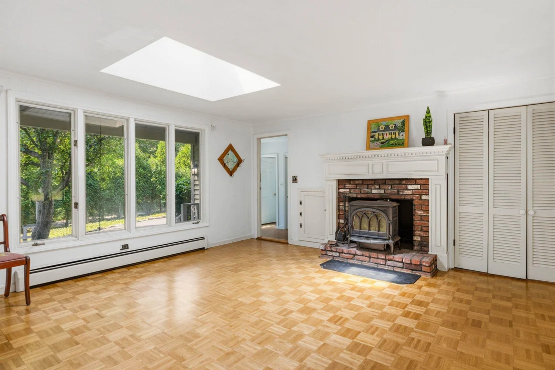 Photo of 140 Pioneer