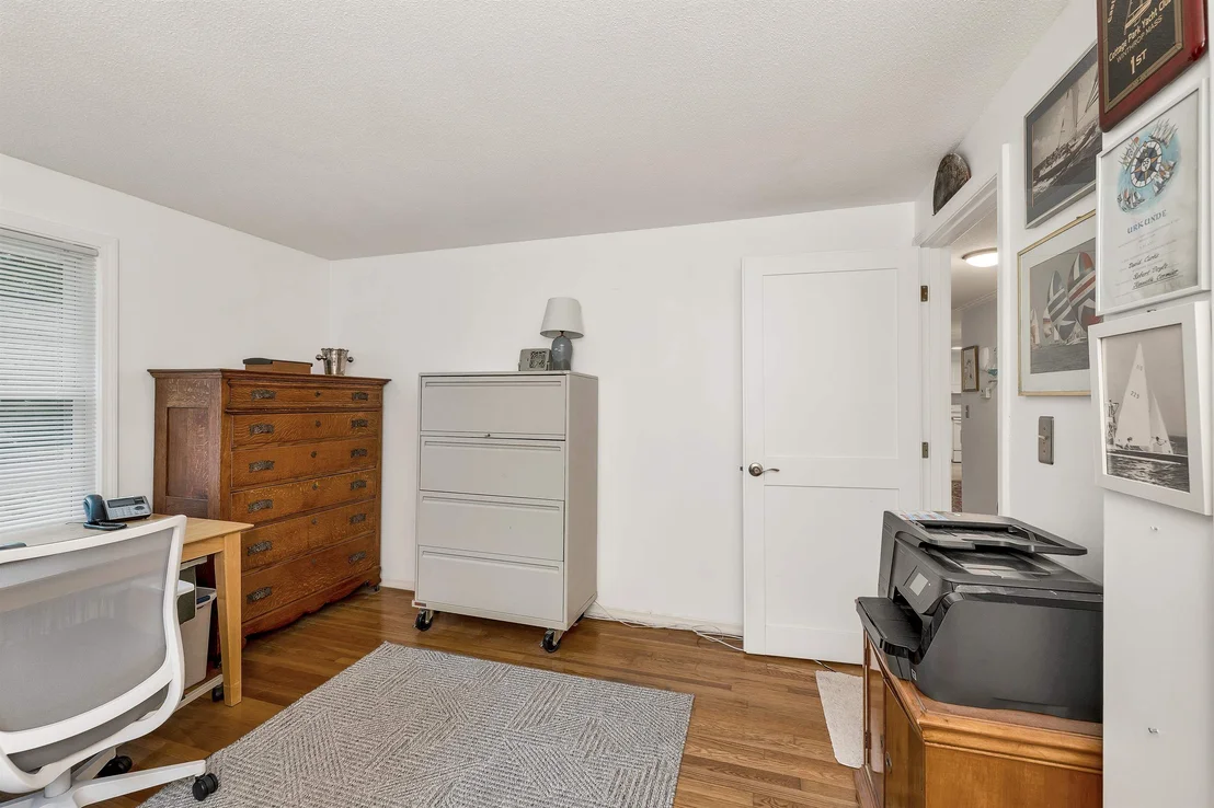 Photo of 2 Glendale