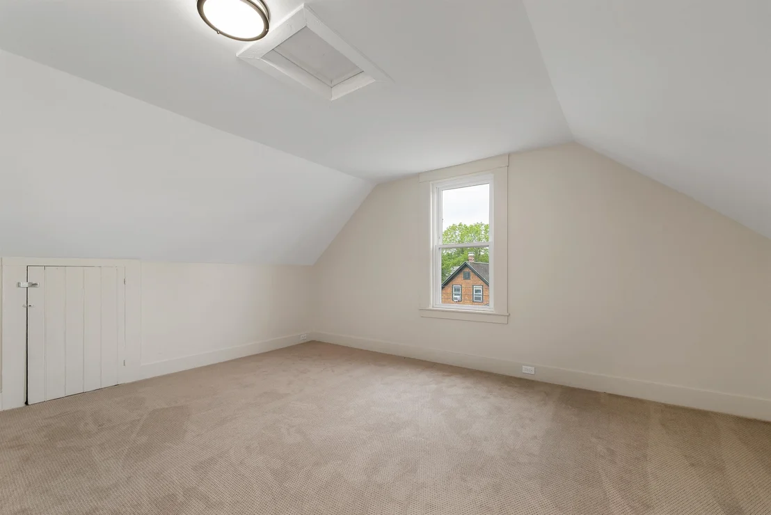 Photo of 33 Spruce