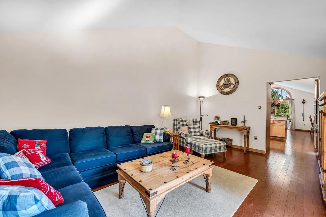 Photo of 33 Carinthia