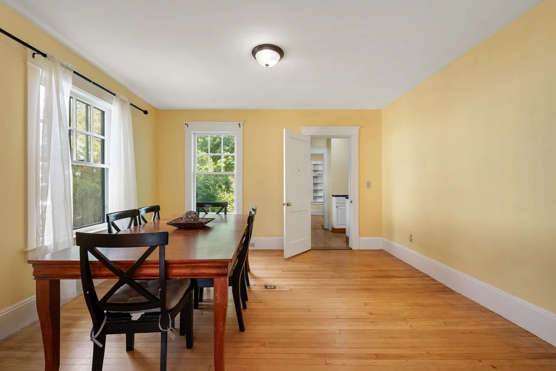 Photo of 173 Central
