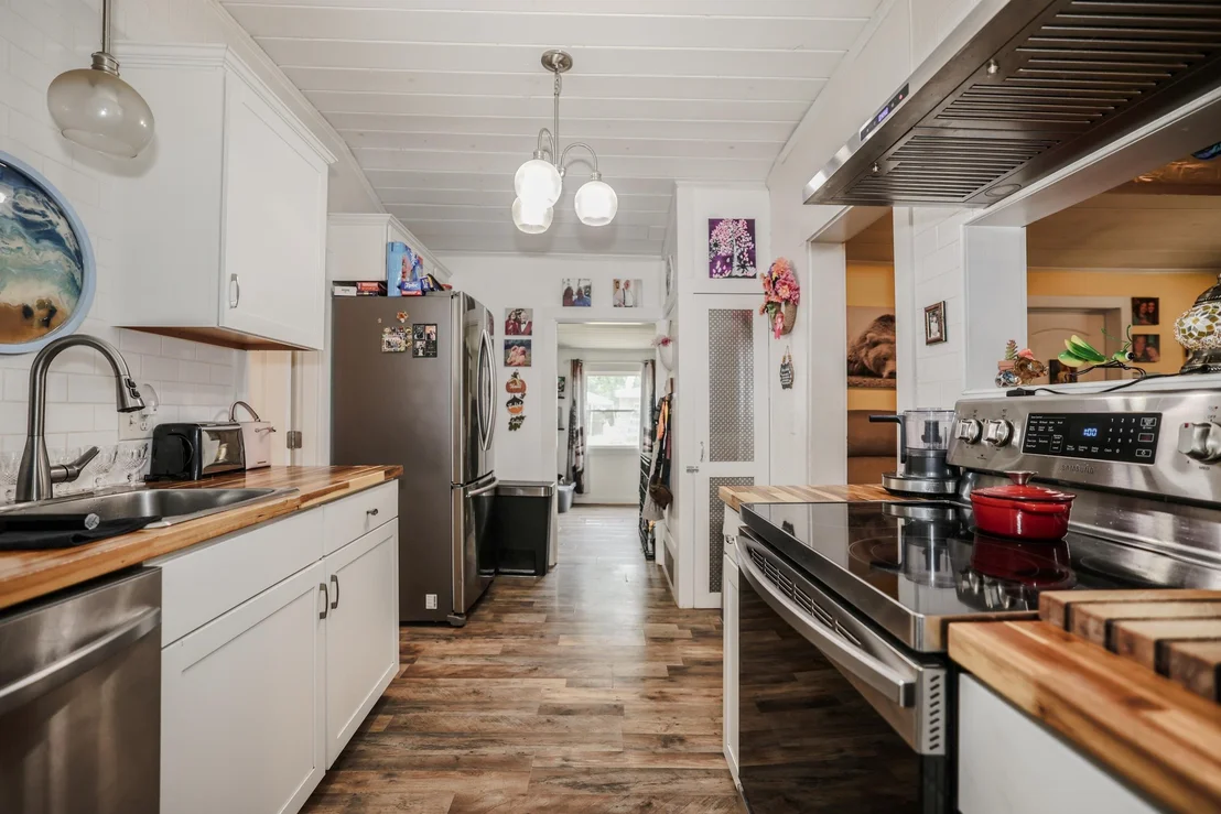 Photo of 42 Sarette
