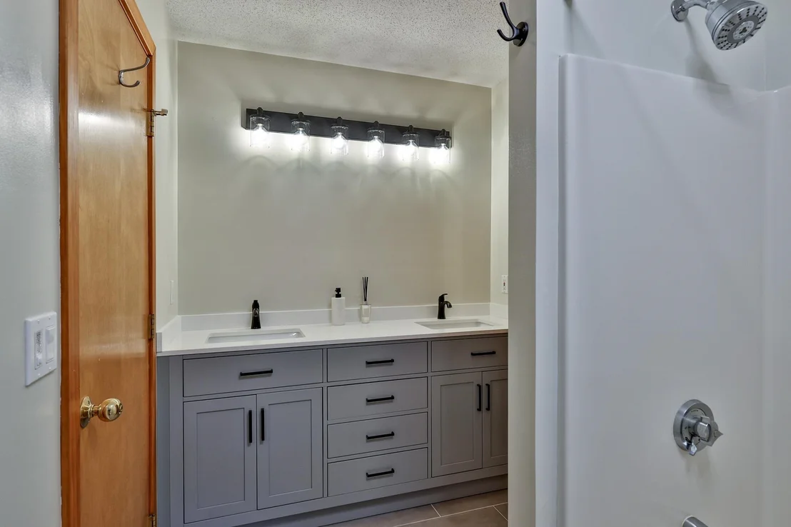 Photo of 28 Mountain View