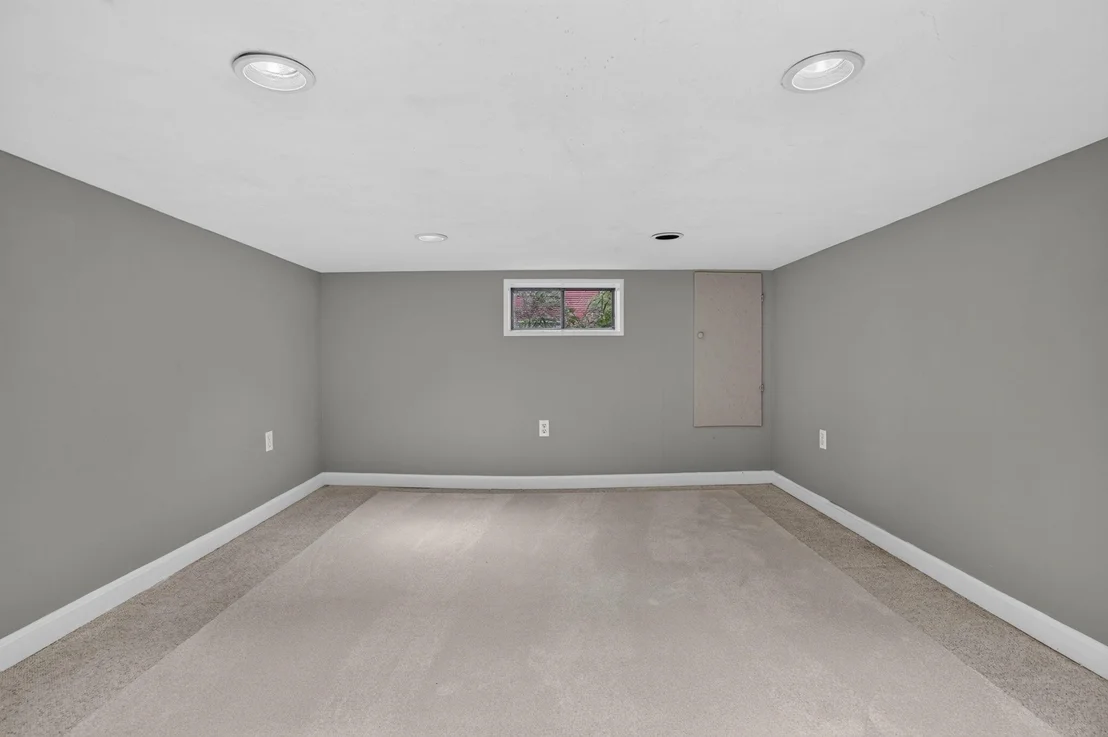 Photo of 2 Queensway