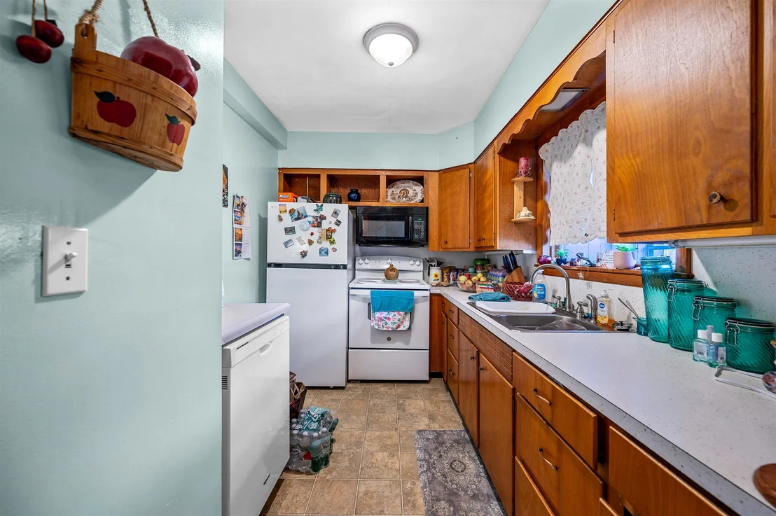 Photo of 21 River Road W