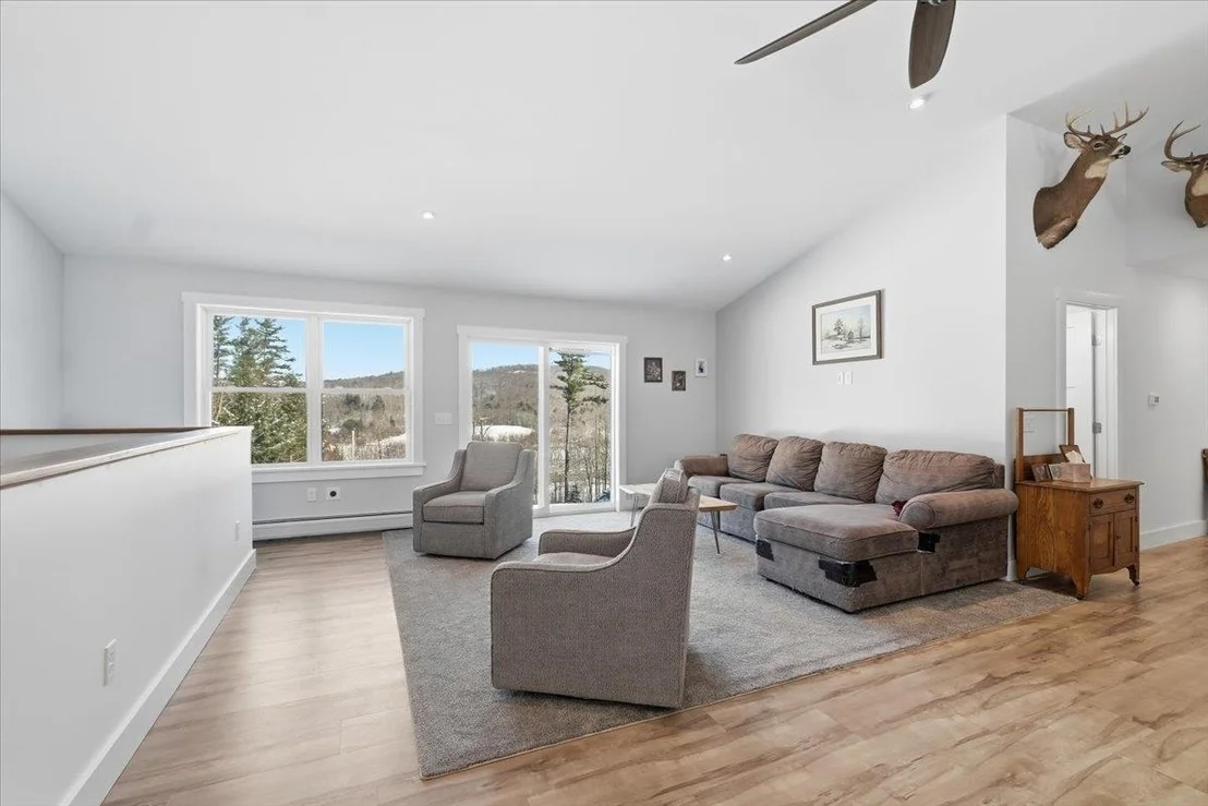 Photo of 1074 Williamson