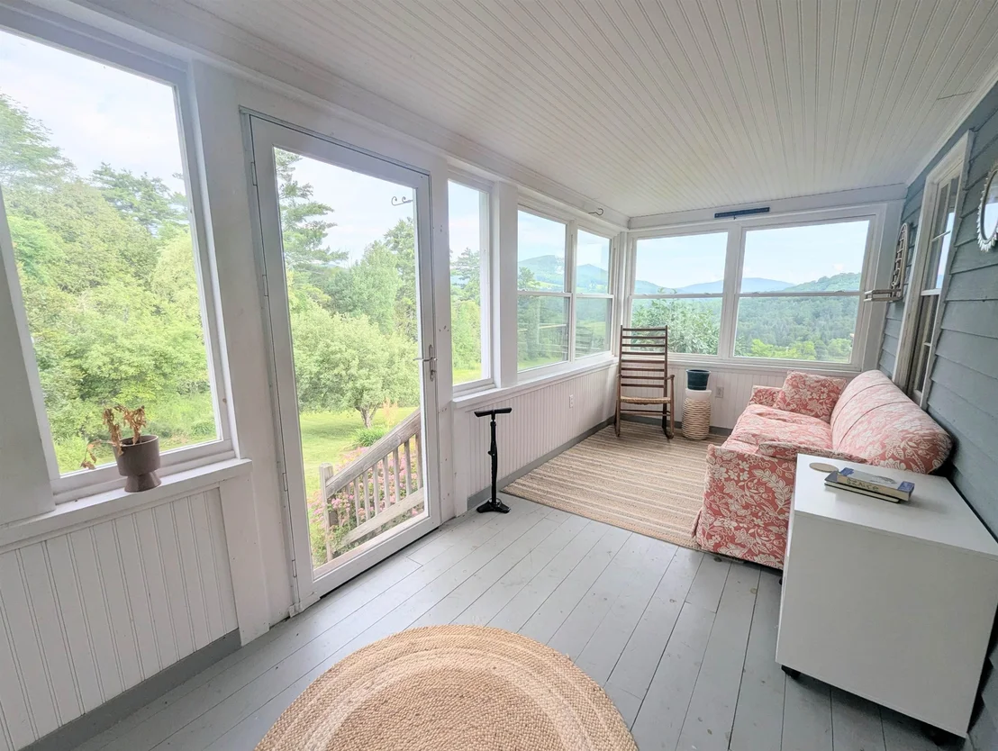 Photo of 3954 West Barnet