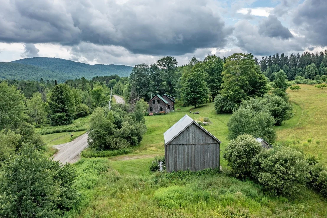 Photo of 1076 Brown Hill