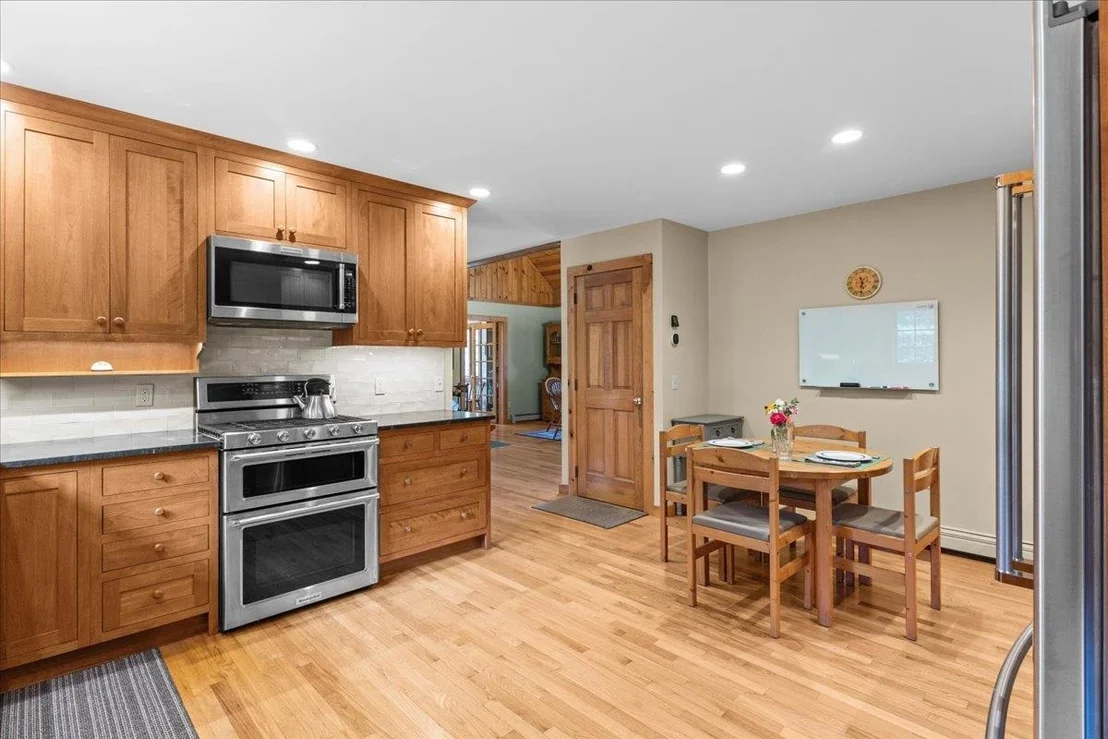 Photo of 77 Eacker