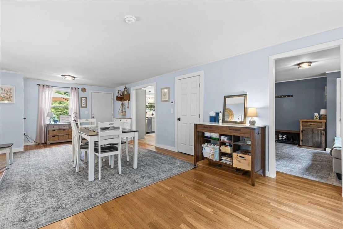 Photo of 6 Edgewood