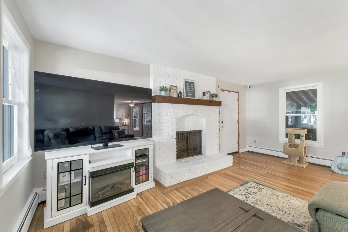 Photo of 9 Meadowview
