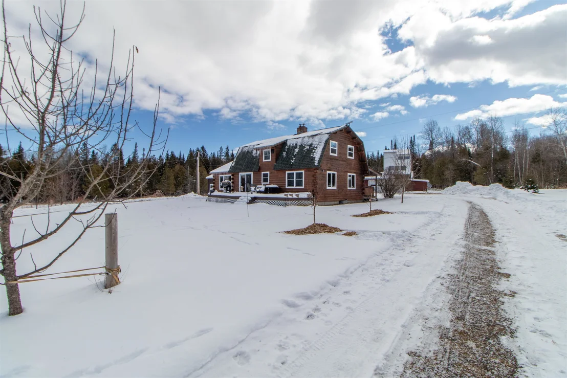 Photo of 2431 Roaring Brook