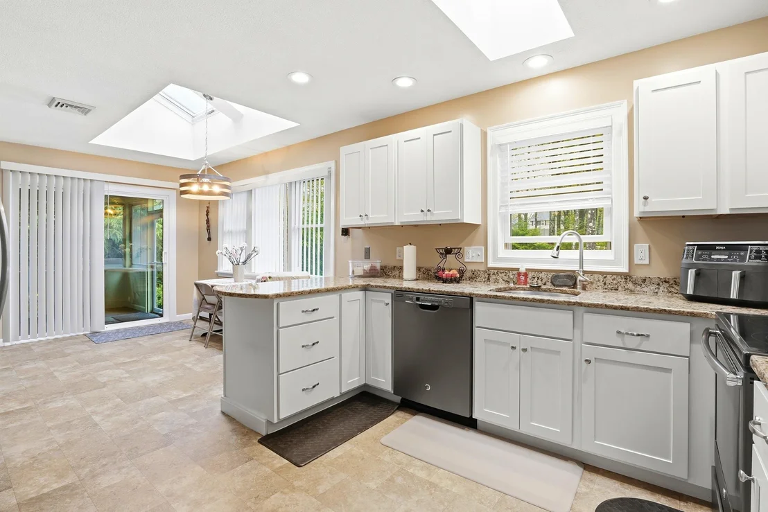 Photo of 34 Beverly