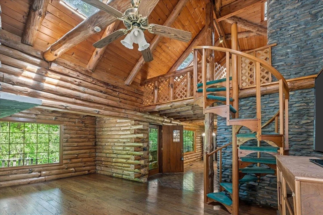 Photo of 34 Edwards Mill