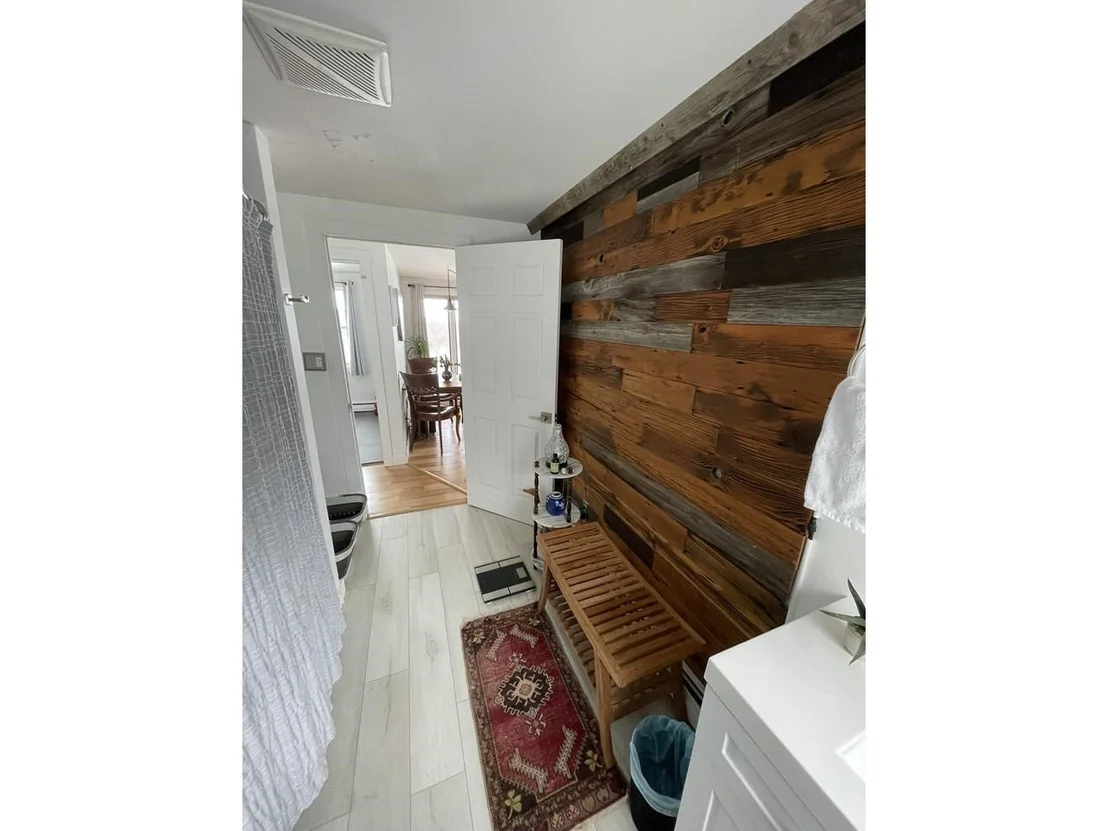 Photo of 2882 Perley