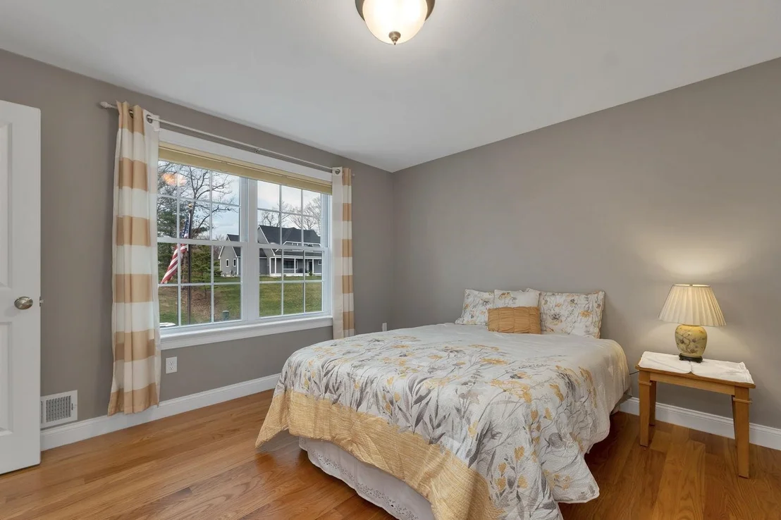 Photo of 26 Lamplighter