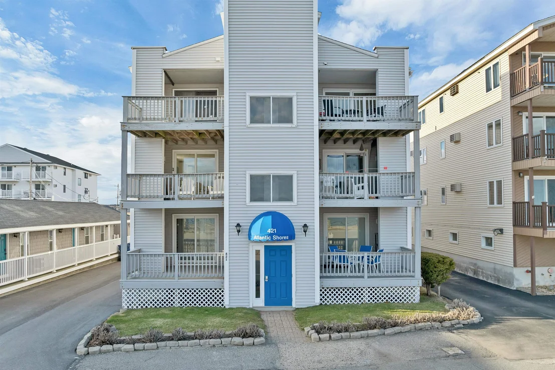 Photo of Unit N1 at 421 Ocean