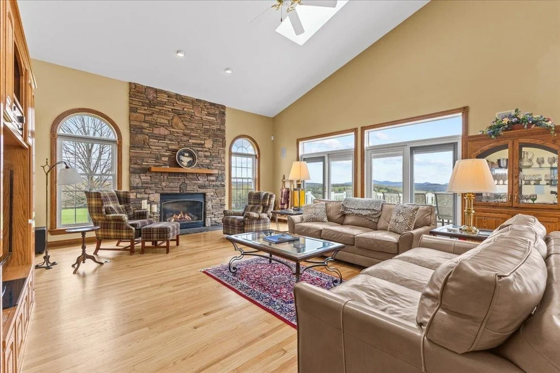 Photo of 1784 Nelson Hill
