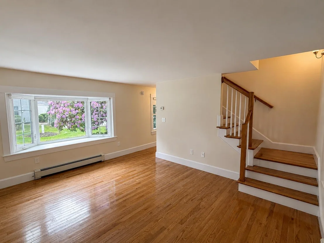 Photo of Unit 3 at 32 Cable