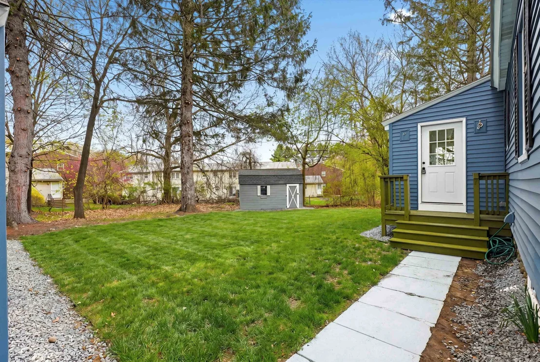 Photo of 293 Lawrence