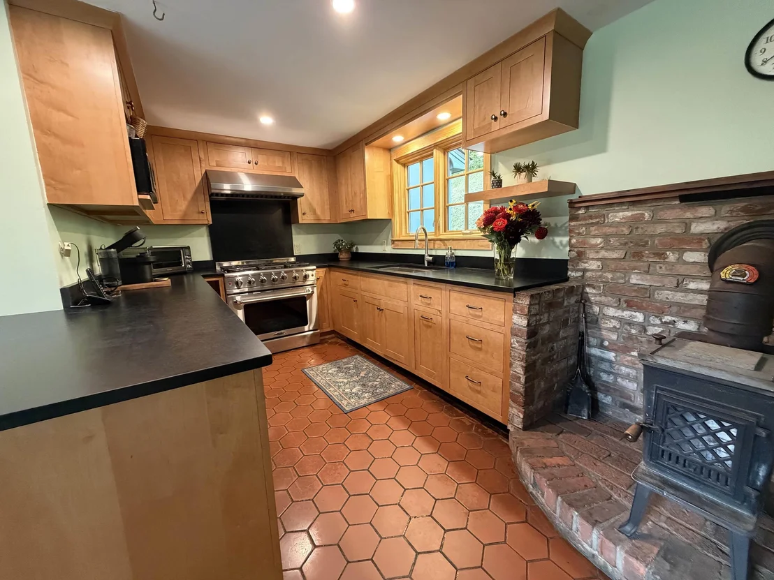 Photo of 220 Hale