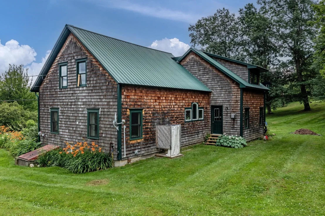 Photo of 1076 Brown Hill