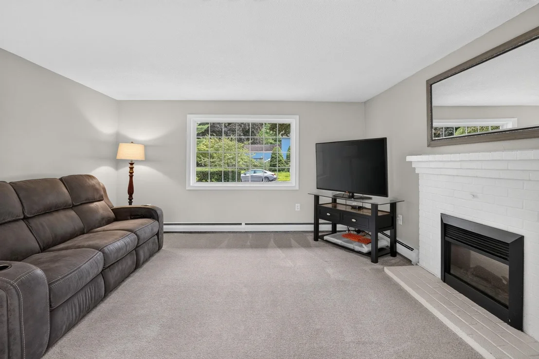 Photo of 2 Queensway
