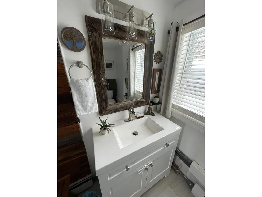 Photo of 2882 Perley