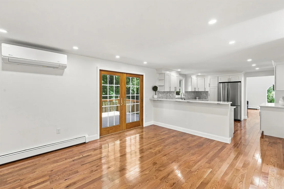 Photo of 9 Alexandra