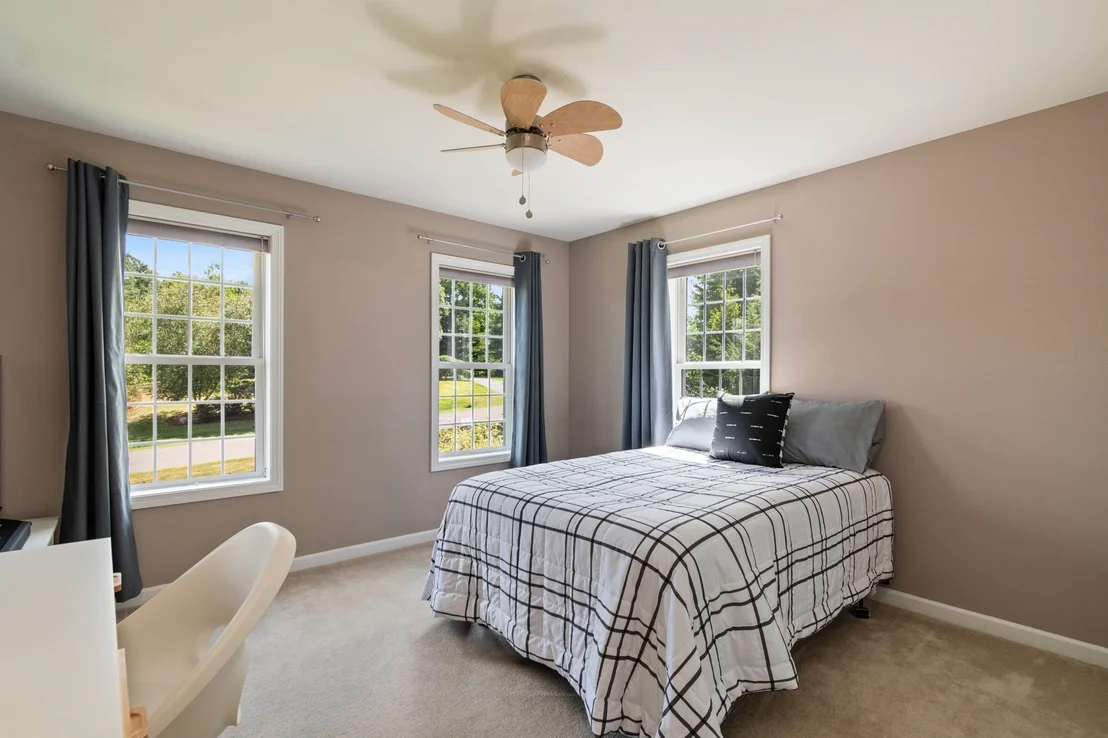 Photo of 900 Ledgewood