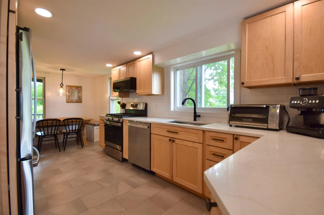 Photo of 2835 Mountain View
